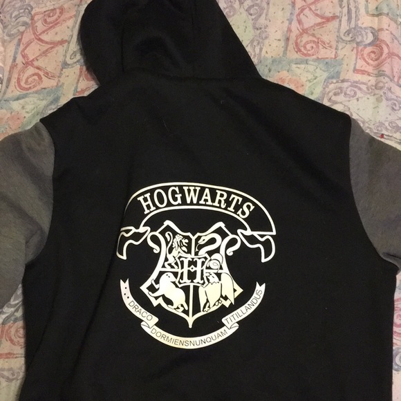Womens size XL Hogwarts thick autumn sweater. - Picture 4 of 4
